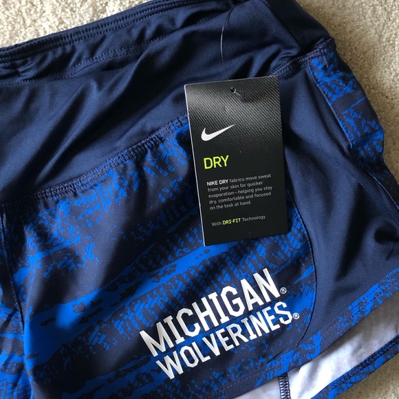 NEW Nike Women’s Dri-Fit Michigan Wolverines Running Shorts - Picture 3 of 6